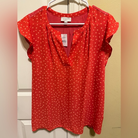LOFT Tops - Loft Outlet Flutter Sleeve Sleeveless Blouse NWT Sz L